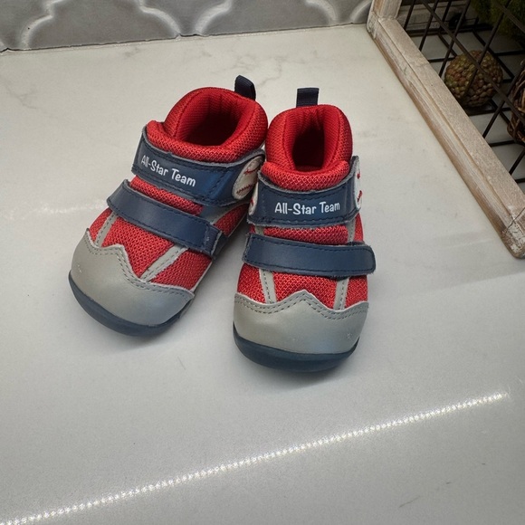 Toddler boy rubber sole shoes size 4 1/2 - Picture 2 of 6